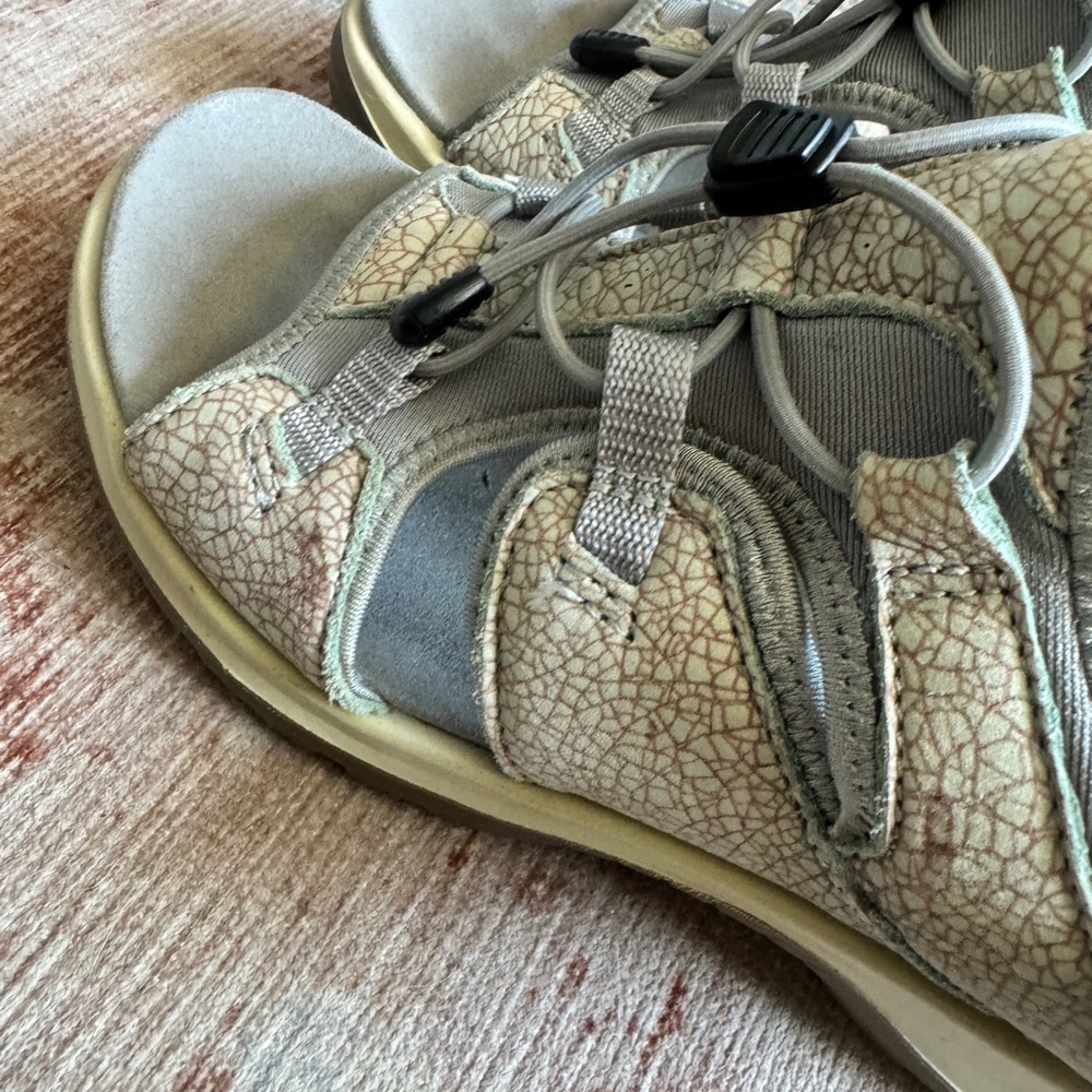 Ecco water shoe - Picture 3 of 7